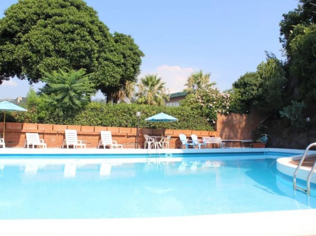 Villa Louise By Holiday World Aci Castello 0*,  Italien